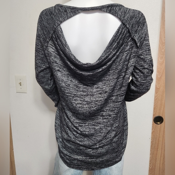 Athleta Open Back Pose Long Sleeve Top Size XS - Picture 6 of 16